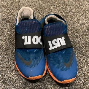 Used nike sneakers